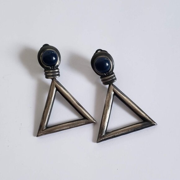 Vintage 80s ITALY Navy Blue Gunmetal Clip On Earrings geometric Triangle Large - Picture 4 of 7